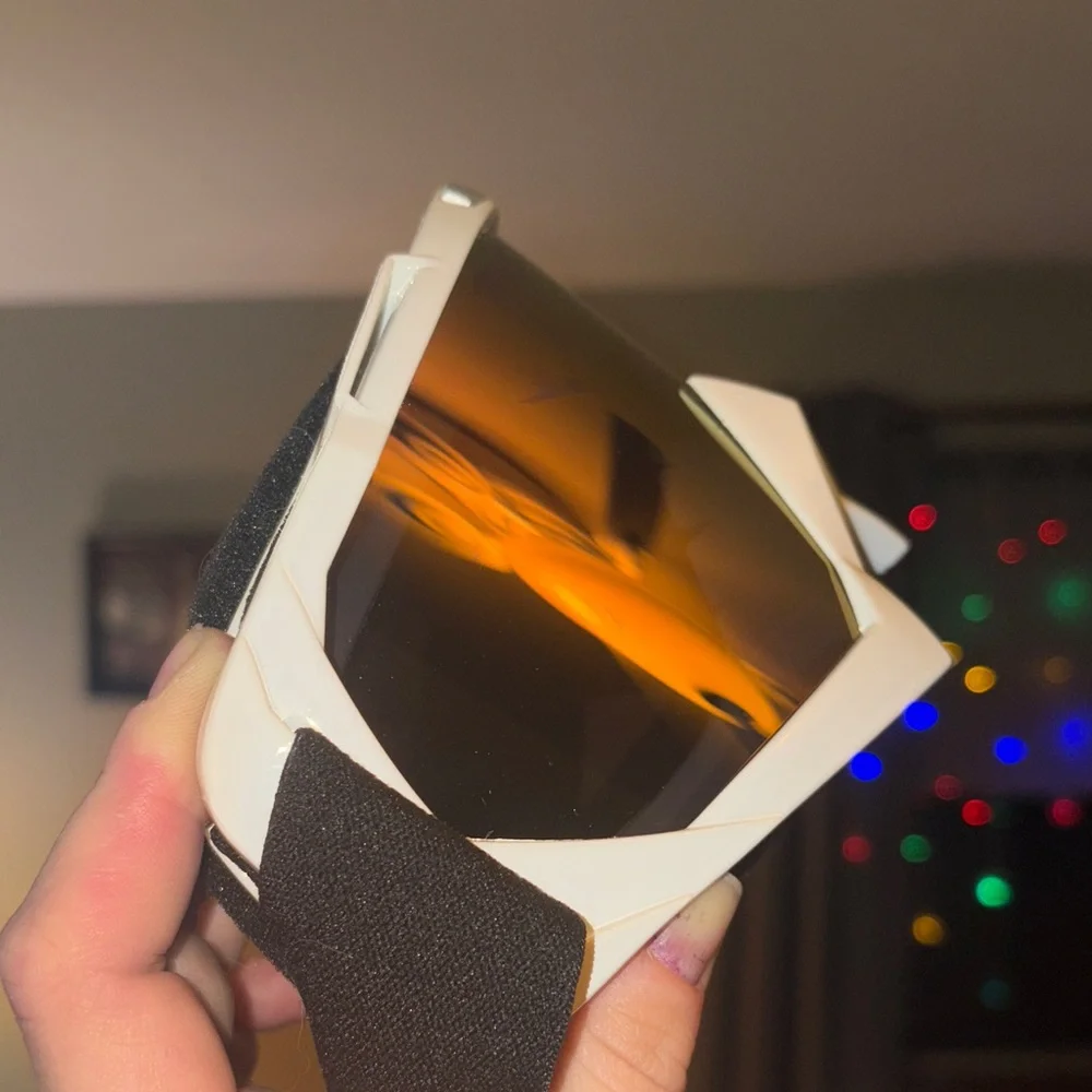 Protective eye wear with multi color lens